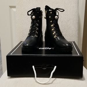 Karl Lagerfeld Perry Hiking Learher 